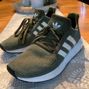 Adidas Women’s Swift Run sneaker